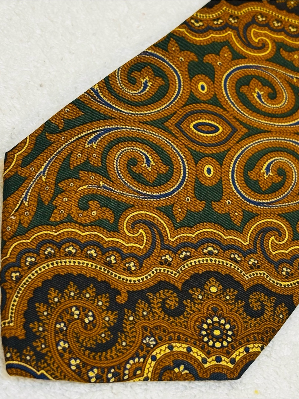 Brand New Vintage Tie By Peterborough Row Of Bloomingdale’s